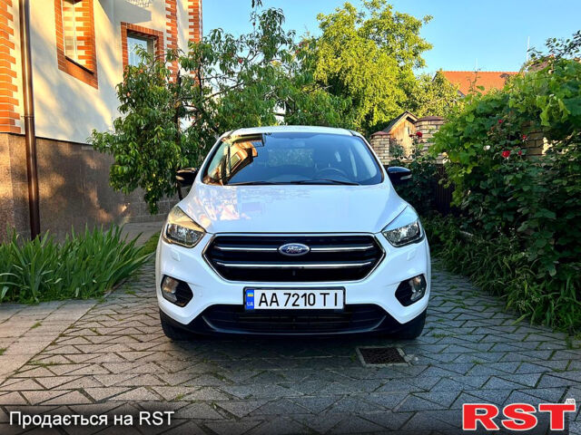 Білий Форд Куга, об'ємом двигуна 2 л та пробігом 123 тис. км за 16800 $, фото 2 на Automoto.ua