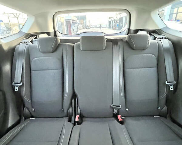 Білий Форд Куга, об'ємом двигуна 2 л та пробігом 256 тис. км за 15800 $, фото 17 на Automoto.ua