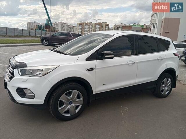 Білий Форд Куга, об'ємом двигуна 2 л та пробігом 242 тис. км за 15500 $, фото 6 на Automoto.ua