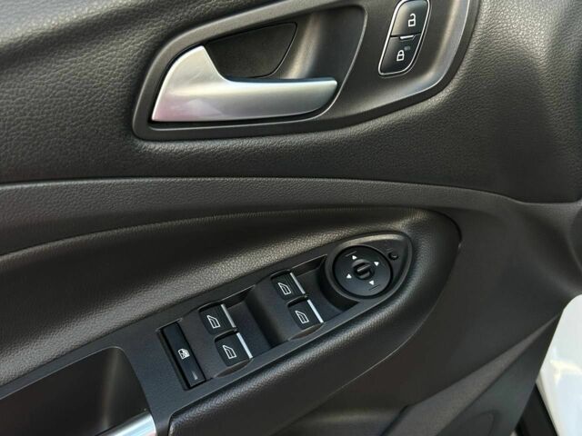 Форд Куга 2017 в Кривом Роге на Automoto.ua Белый Форд Куга, объемом двигателя 2 л и пробегом 96 тыс. км за 17200 $, фото 8 на Automoto.ua