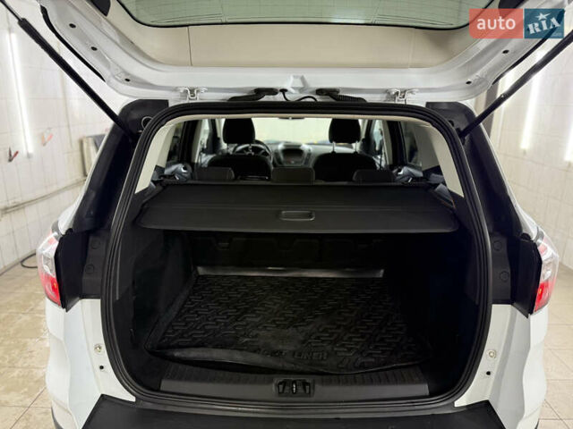 Форд Куга 2017 у Умани на Automoto.ua Білий Форд Куга, об'ємом двигуна 2 л та пробігом 210 тис. км за 15000 $, фото 26 на Automoto.ua