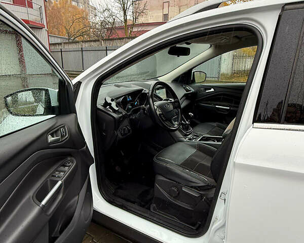 Білий Форд Куга, об'ємом двигуна 2 л та пробігом 174 тис. км за 15000 $, фото 9 на Automoto.ua