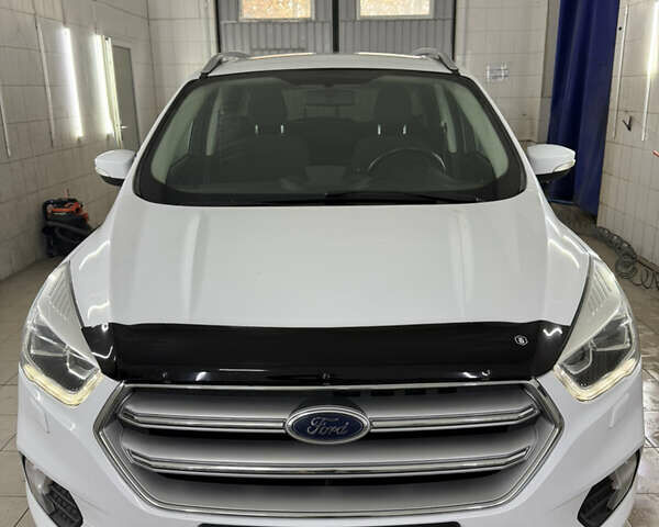 Форд Куга 2017 у Умани на Automoto.ua Білий Форд Куга, об'ємом двигуна 2 л та пробігом 210 тис. км за 15000 $, фото 6 на Automoto.ua