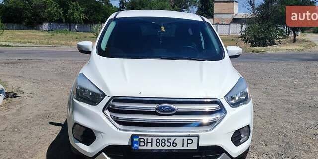 Белый Форд Куга, объемом двигателя 2 л и пробегом 178 тыс. км за 17000 $, фото 1 на Automoto.ua
