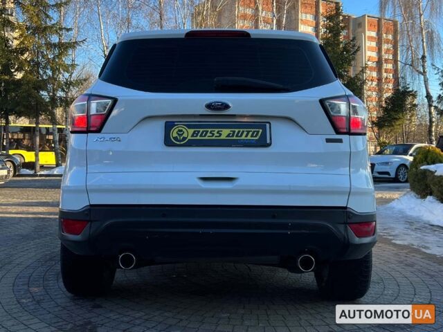 Белый Форд Куга, объемом двигателя 2 л и пробегом 245 тыс. км за 16600 $, фото 5 на Automoto.ua