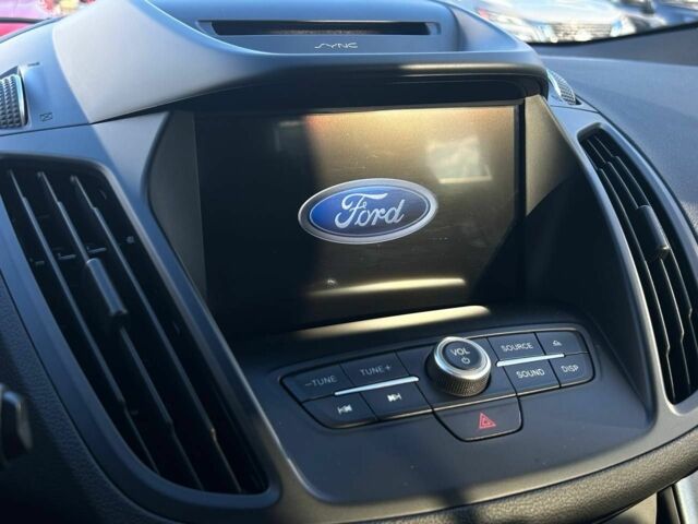 Форд Куга 2017 в Кривом Роге на Automoto.ua Белый Форд Куга, объемом двигателя 2 л и пробегом 96 тыс. км за 17200 $, фото 10 на Automoto.ua