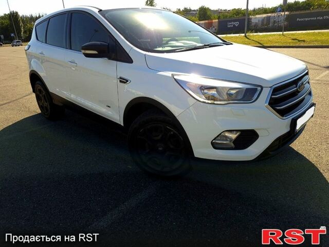 Білий Форд Куга, об'ємом двигуна 2 л та пробігом 174 тис. км за 14400 $, фото 4 на Automoto.ua