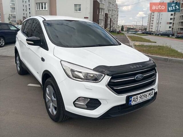 Білий Форд Куга, об'ємом двигуна 2 л та пробігом 242 тис. км за 15500 $, фото 16 на Automoto.ua