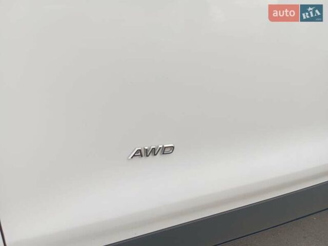 Білий Форд Куга, об'ємом двигуна 2 л та пробігом 242 тис. км за 15500 $, фото 1 на Automoto.ua