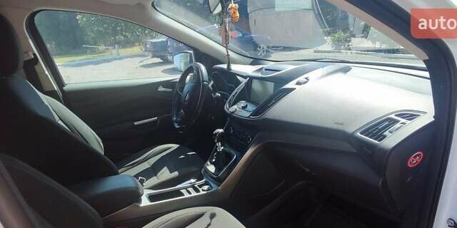 Белый Форд Куга, объемом двигателя 2 л и пробегом 178 тыс. км за 17000 $, фото 5 на Automoto.ua