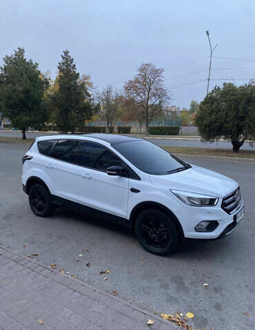 Белый Форд Куга, объемом двигателя 2 л и пробегом 83 тыс. км за 20000 $, фото 1 на Automoto.ua