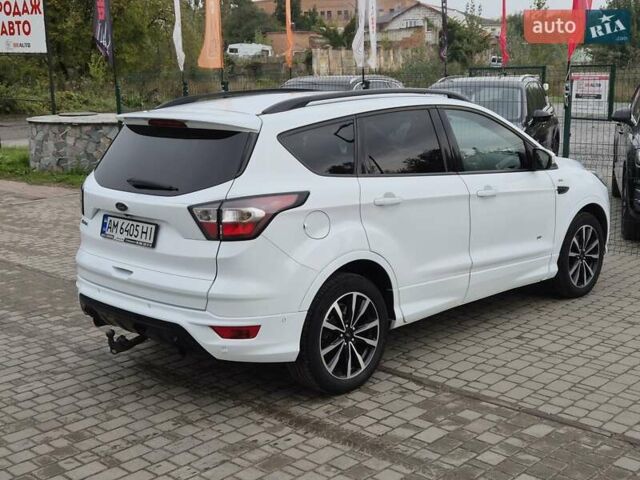 Белый Форд Куга, объемом двигателя 2 л и пробегом 333 тыс. км за 16855 $, фото 11 на Automoto.ua