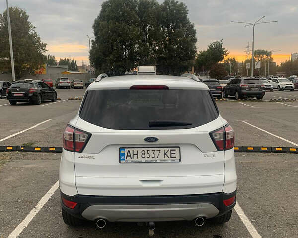 Білий Форд Куга, об'ємом двигуна 2 л та пробігом 130 тис. км за 15700 $, фото 4 на Automoto.ua