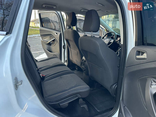 Белый Форд Куга, объемом двигателя 2 л и пробегом 243 тыс. км за 14700 $, фото 44 на Automoto.ua