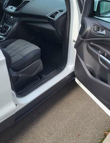 Білий Форд Куга, об'ємом двигуна 1.5 л та пробігом 112 тис. км за 14700 $, фото 10 на Automoto.ua