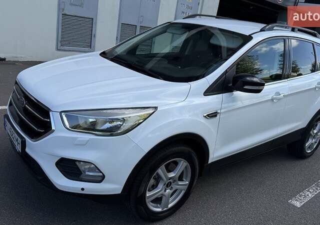 Белый Форд Куга, объемом двигателя 2 л и пробегом 139 тыс. км за 15500 $, фото 14 на Automoto.ua