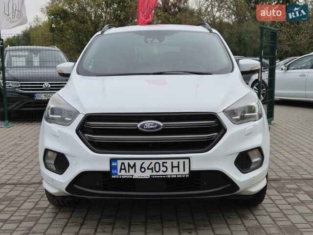 Белый Форд Куга, объемом двигателя 2 л и пробегом 333 тыс. км за 16855 $, фото 4 на Automoto.ua