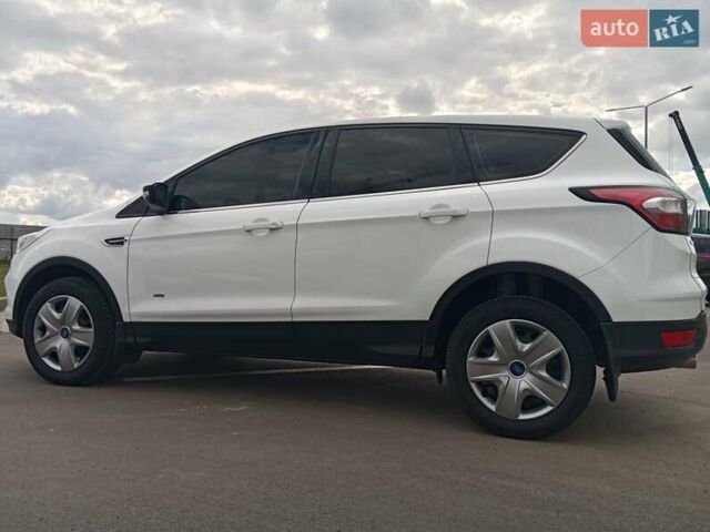 Білий Форд Куга, об'ємом двигуна 2 л та пробігом 242 тис. км за 15500 $, фото 5 на Automoto.ua