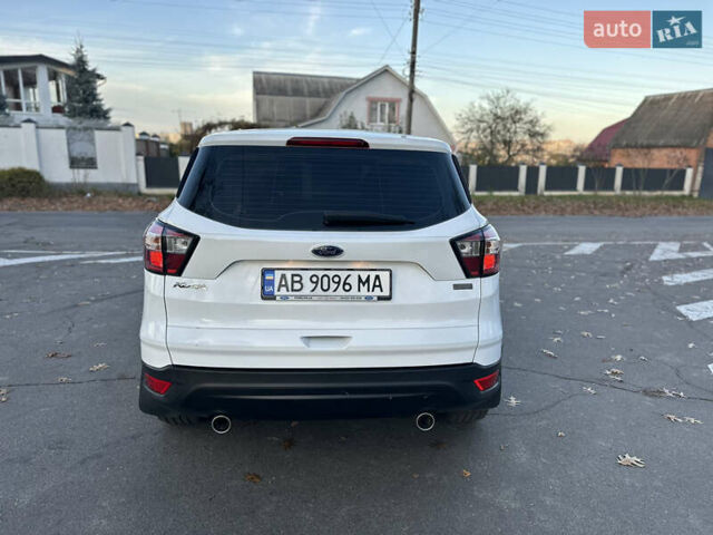 Белый Форд Куга, объемом двигателя 2 л и пробегом 243 тыс. км за 14700 $, фото 8 на Automoto.ua