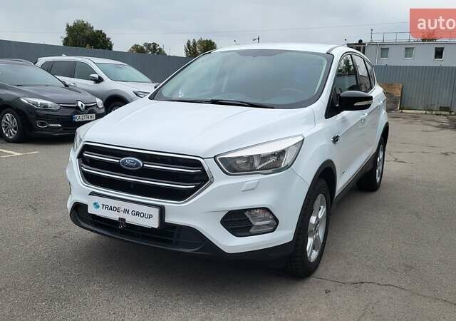 Белый Форд Куга, объемом двигателя 2 л и пробегом 201 тыс. км за 15500 $, фото 6 на Automoto.ua