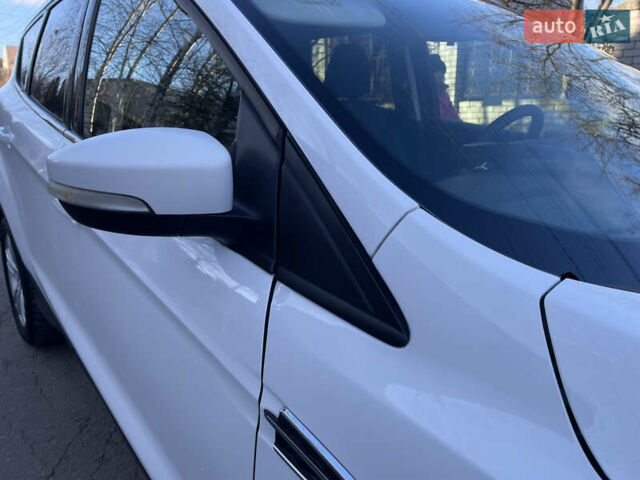 Белый Форд Куга, объемом двигателя 2 л и пробегом 217 тыс. км за 12999 $, фото 11 на Automoto.ua