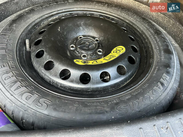 Белый Форд Куга, объемом двигателя 2 л и пробегом 243 тыс. км за 14700 $, фото 42 на Automoto.ua