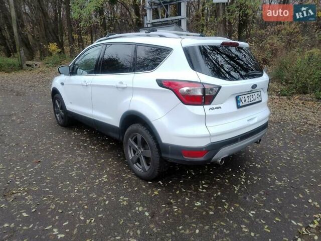 Белый Форд Куга, объемом двигателя 2 л и пробегом 223 тыс. км за 13500 $, фото 2 на Automoto.ua