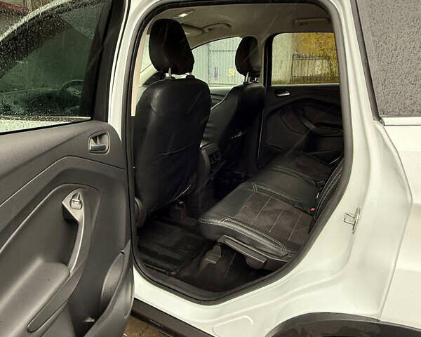 Білий Форд Куга, об'ємом двигуна 2 л та пробігом 174 тис. км за 15000 $, фото 6 на Automoto.ua