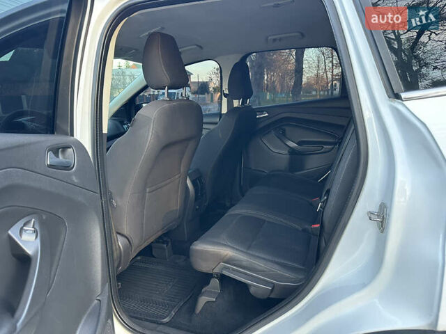 Белый Форд Куга, объемом двигателя 2 л и пробегом 243 тыс. км за 14700 $, фото 38 на Automoto.ua