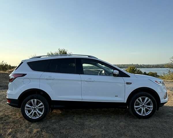 Білий Форд Куга, об'ємом двигуна 2 л та пробігом 97 тис. км за 16000 $, фото 3 на Automoto.ua