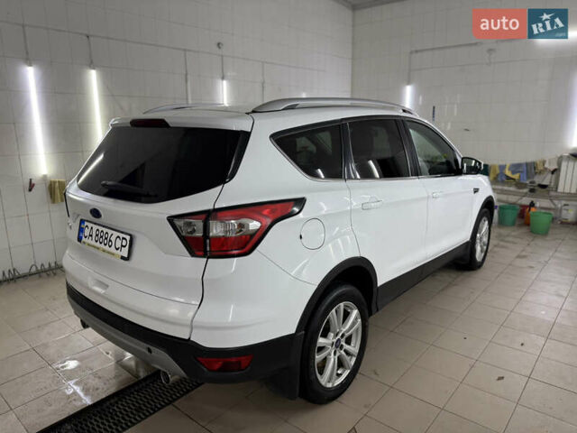 Форд Куга 2017 у Умани на Automoto.ua Білий Форд Куга, об'ємом двигуна 2 л та пробігом 210 тис. км за 15000 $, фото 3 на Automoto.ua