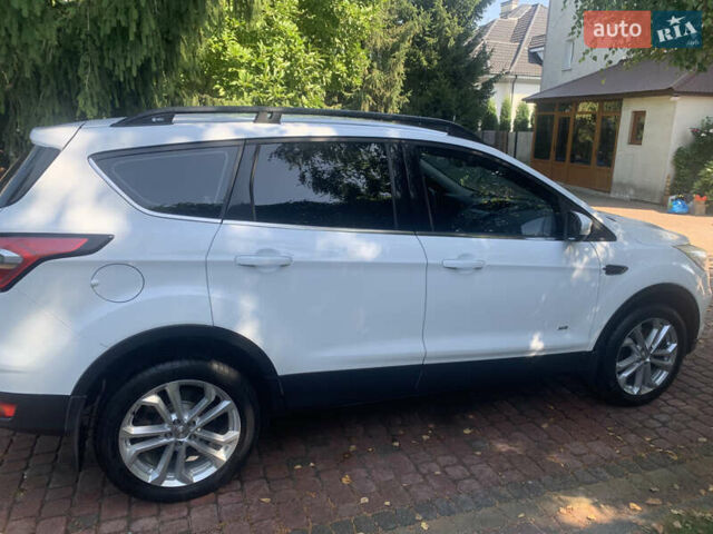 Білий Форд Куга, об'ємом двигуна 2 л та пробігом 203 тис. км за 16000 $, фото 9 на Automoto.ua