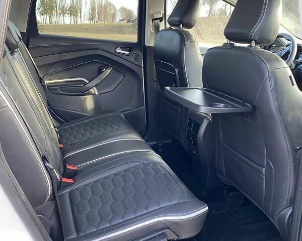 Белый Форд Куга, объемом двигателя 1.5 л и пробегом 116 тыс. км за 17200 $, фото 22 на Automoto.ua
