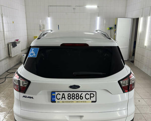 Форд Куга 2017 у Умани на Automoto.ua Білий Форд Куга, об'ємом двигуна 2 л та пробігом 210 тис. км за 15000 $, фото 15 на Automoto.ua