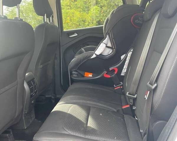 Білий Форд Куга, об'ємом двигуна 2 л та пробігом 112 тис. км за 17000 $, фото 11 на Automoto.ua