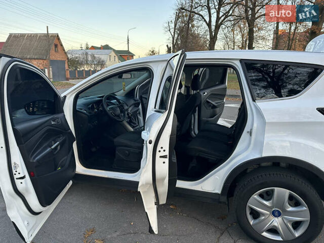 Белый Форд Куга, объемом двигателя 2 л и пробегом 243 тыс. км за 14700 $, фото 53 на Automoto.ua