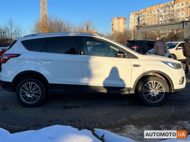 Белый Форд Куга, объемом двигателя 2 л и пробегом 245 тыс. км за 16600 $, фото 7 на Automoto.ua