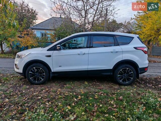 Белый Форд Куга, объемом двигателя 2 л и пробегом 181 тыс. км за 15700 $, фото 1 на Automoto.ua