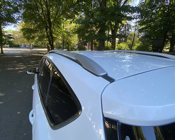 Белый Форд Куга, объемом двигателя 2 л и пробегом 235 тыс. км за 14200 $, фото 21 на Automoto.ua