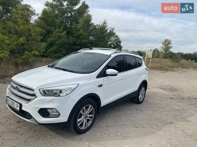 Білий Форд Куга, об'ємом двигуна 2 л та пробігом 112 тис. км за 17000 $, фото 4 на Automoto.ua