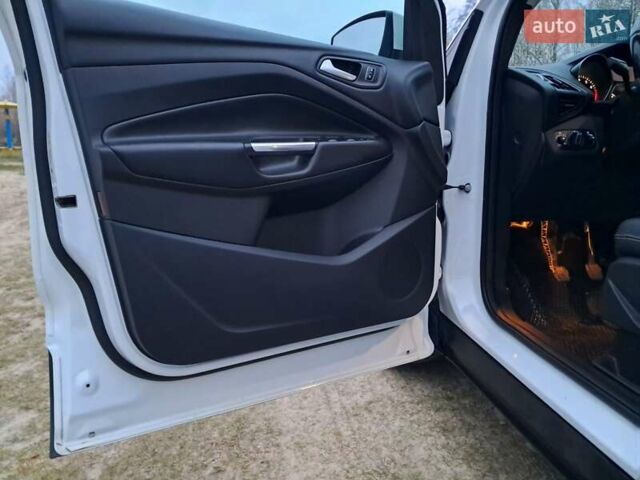 Білий Форд Куга, об'ємом двигуна 1.5 л та пробігом 120 тис. км за 14700 $, фото 18 на Automoto.ua