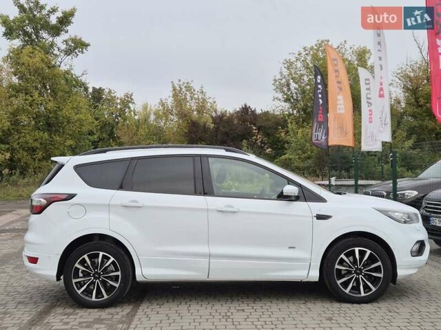 Белый Форд Куга, объемом двигателя 2 л и пробегом 333 тыс. км за 16855 $, фото 19 на Automoto.ua