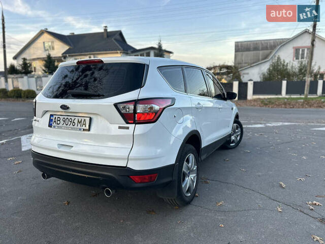 Белый Форд Куга, объемом двигателя 2 л и пробегом 243 тыс. км за 14700 $, фото 12 на Automoto.ua