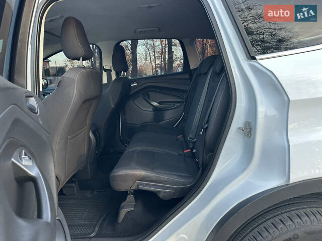 Белый Форд Куга, объемом двигателя 2 л и пробегом 243 тыс. км за 14700 $, фото 39 на Automoto.ua