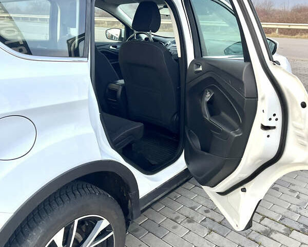 Білий Форд Куга, об'ємом двигуна 2 л та пробігом 256 тис. км за 15800 $, фото 9 на Automoto.ua