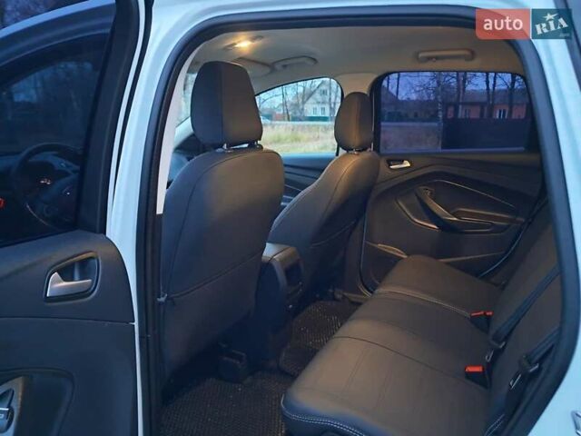 Білий Форд Куга, об'ємом двигуна 1.5 л та пробігом 120 тис. км за 14700 $, фото 12 на Automoto.ua