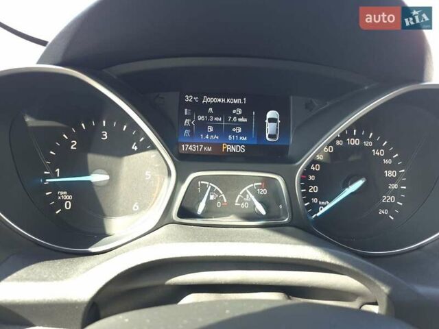 Белый Форд Куга, объемом двигателя 2 л и пробегом 174 тыс. км за 14399 $, фото 7 на Automoto.ua