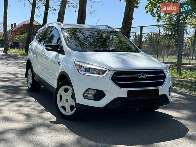 Білий Форд Куга, об'ємом двигуна 2 л та пробігом 163 тис. км за 15600 $, фото 4 на Automoto.ua