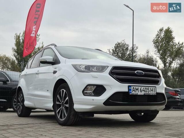 Белый Форд Куга, объемом двигателя 2 л и пробегом 333 тыс. км за 16855 $, фото 8 на Automoto.ua
