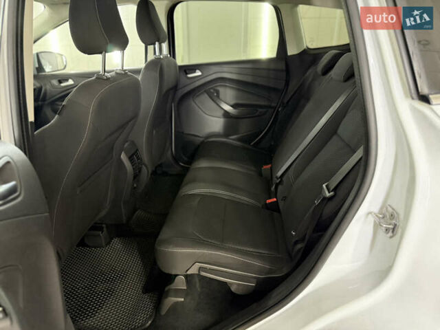 Форд Куга 2017 у Умани на Automoto.ua Білий Форд Куга, об'ємом двигуна 2 л та пробігом 210 тис. км за 15000 $, фото 32 на Automoto.ua